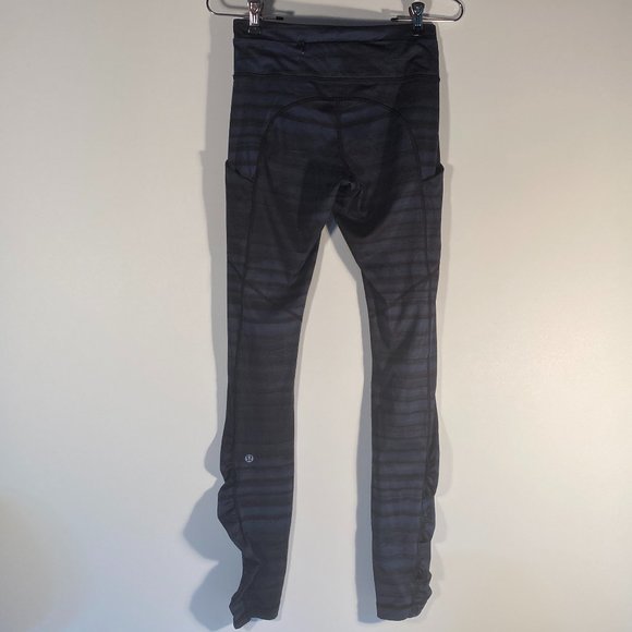 Lululemon Ruffled Leg Blue Black Workout Leggings Women Size 4 - Picture 4 of 7